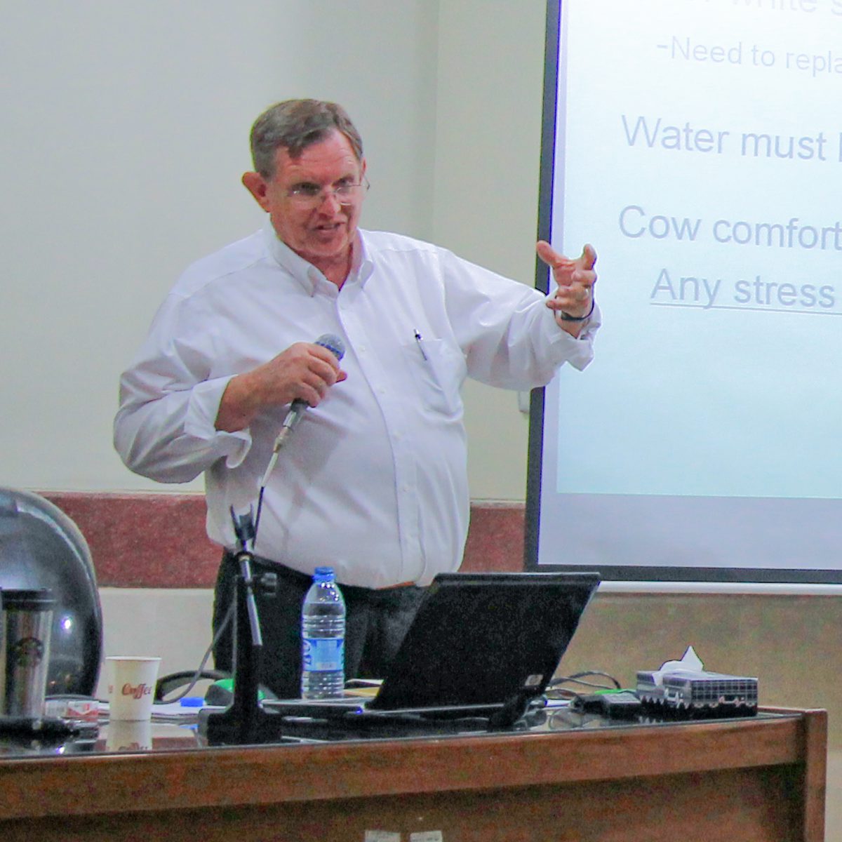 سمینار دکتر Patton در ارتباط با آسایش و رفتار طبیعی دام